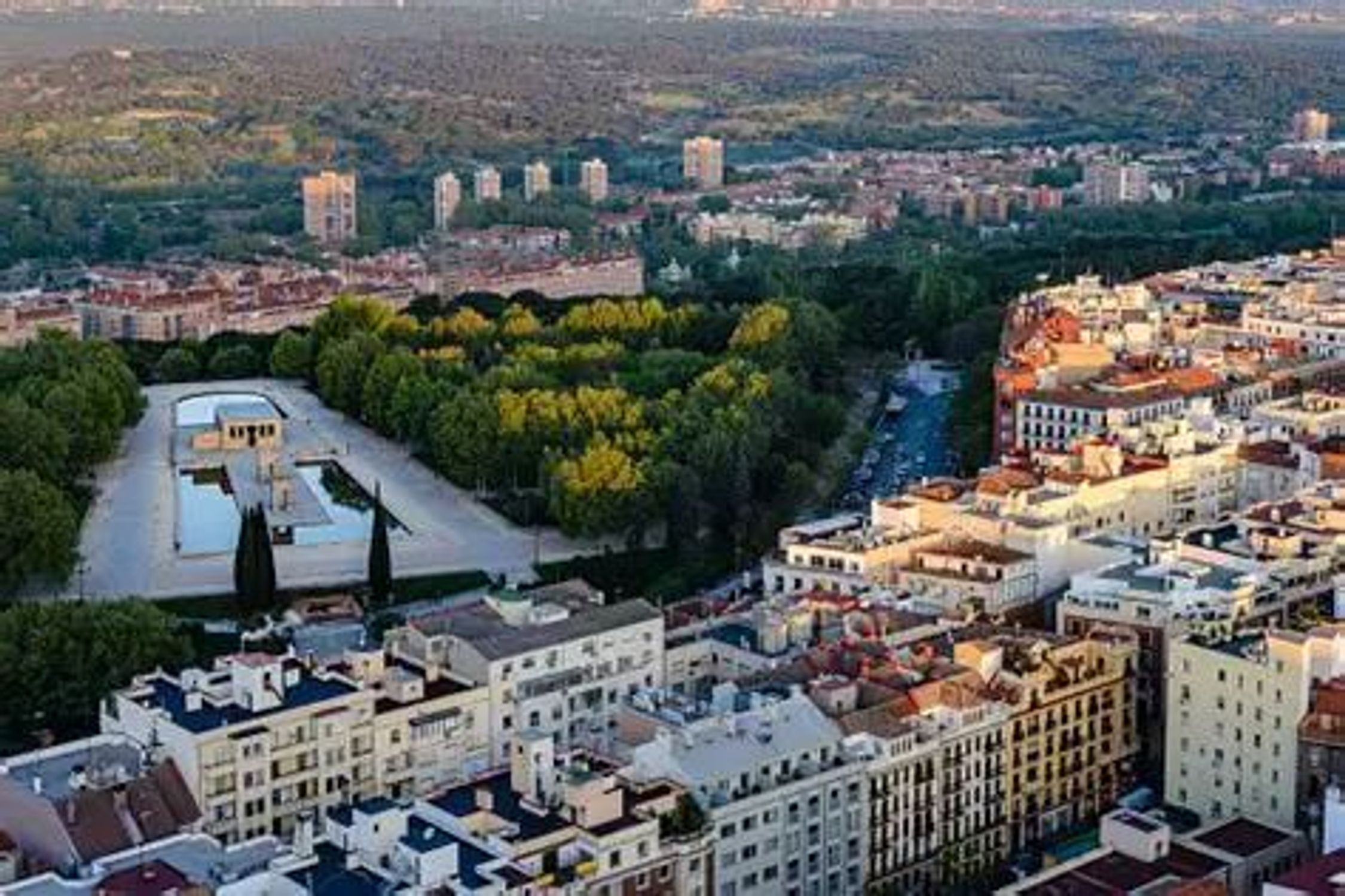 Ático reformado de 170 m² con terraza en Argüelles · Moncloa - imagen 10