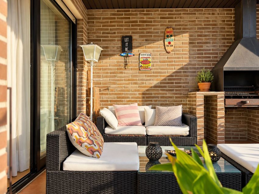 Ático dúplex de 220 m² con tres terrazas, piscina y garaje en el centro de Las Rozas - imagen 26