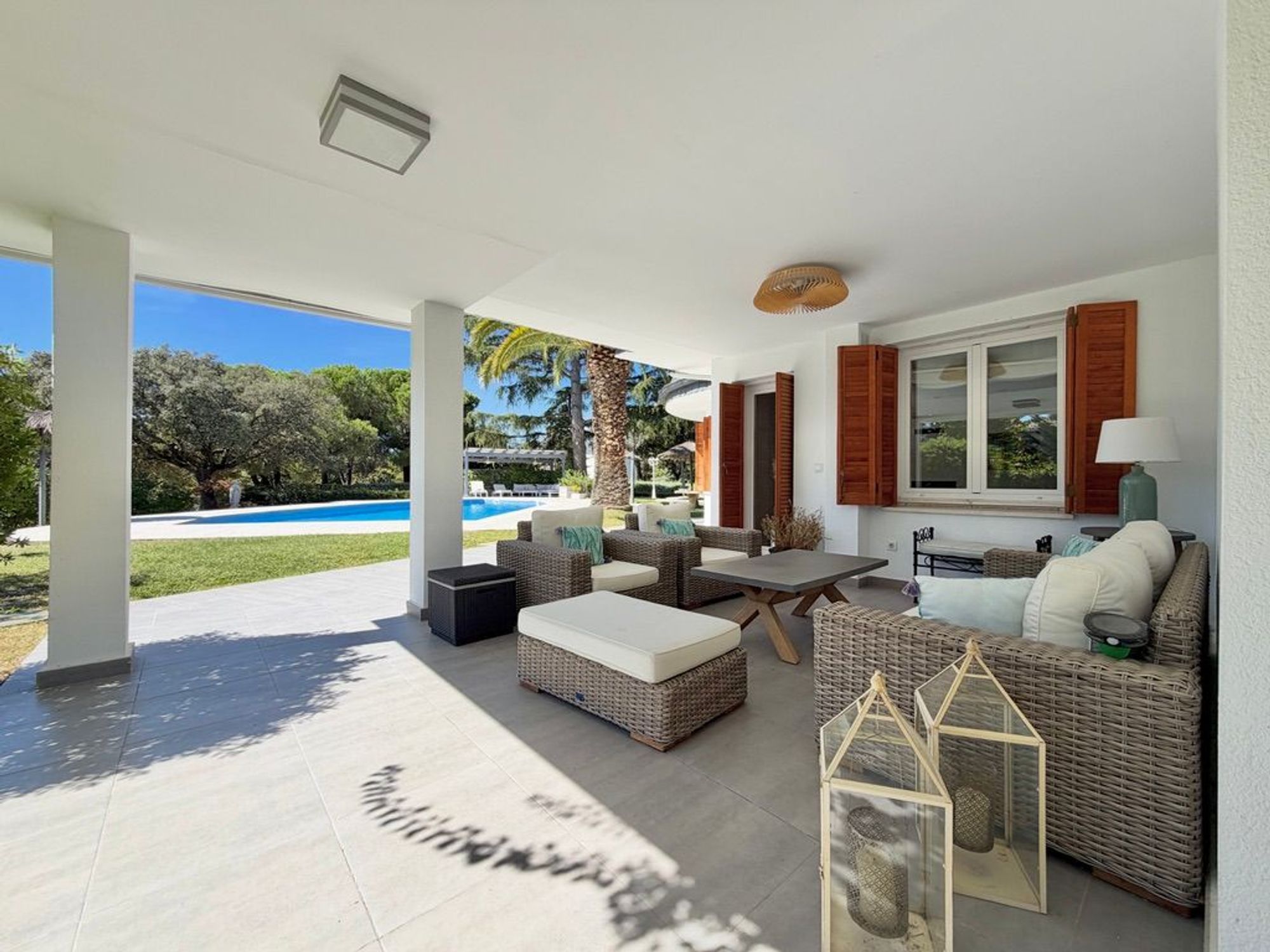 Chalet independiente de 989 m² con piscina en Club de Golf · Las Rozas - imagen 10
