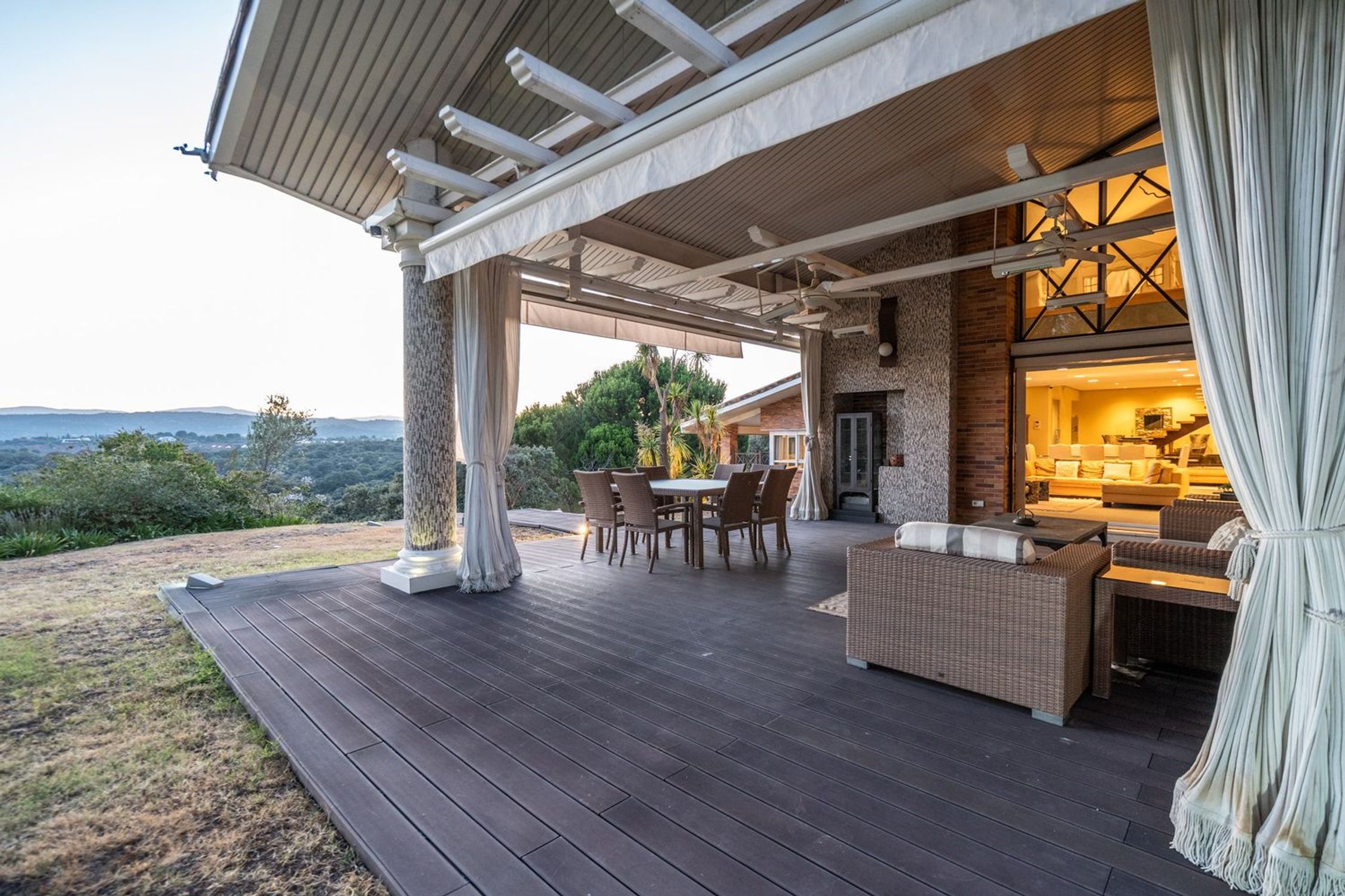 Chalet independiente de 711 m² con piscina en El Pinar-Punta Galea · Las Rozas - imagen 5