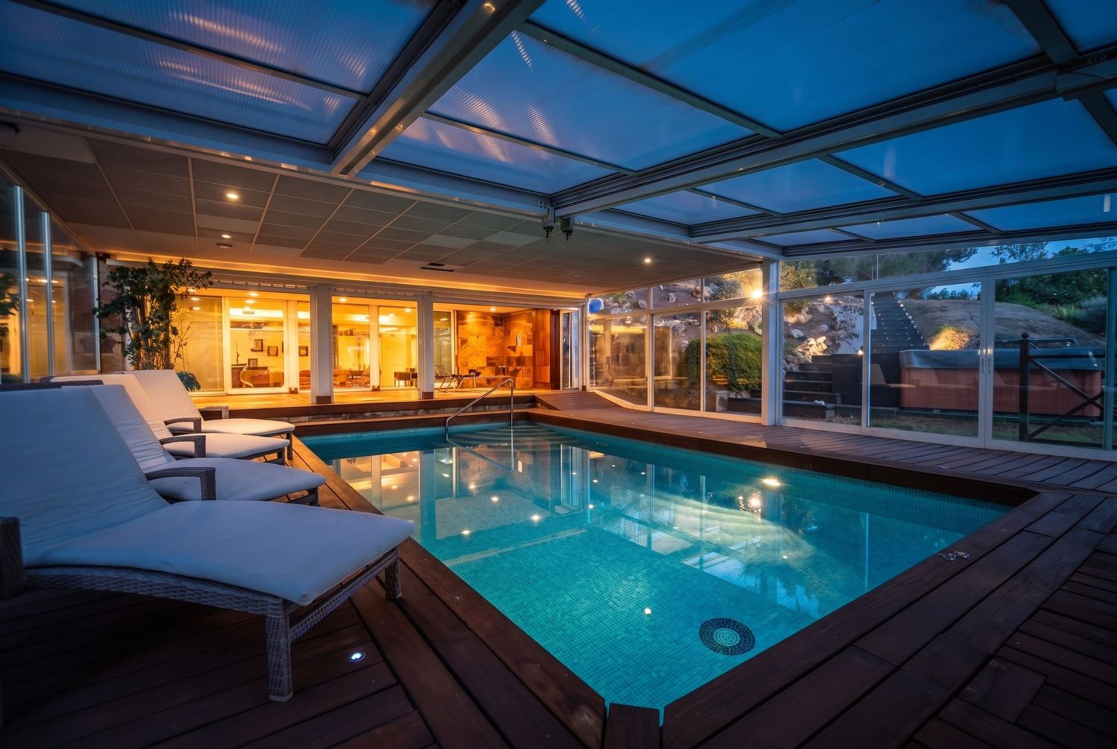 Chalet independiente de 711 m² con piscina en El Pinar-Punta Galea · Las Rozas - imagen 18