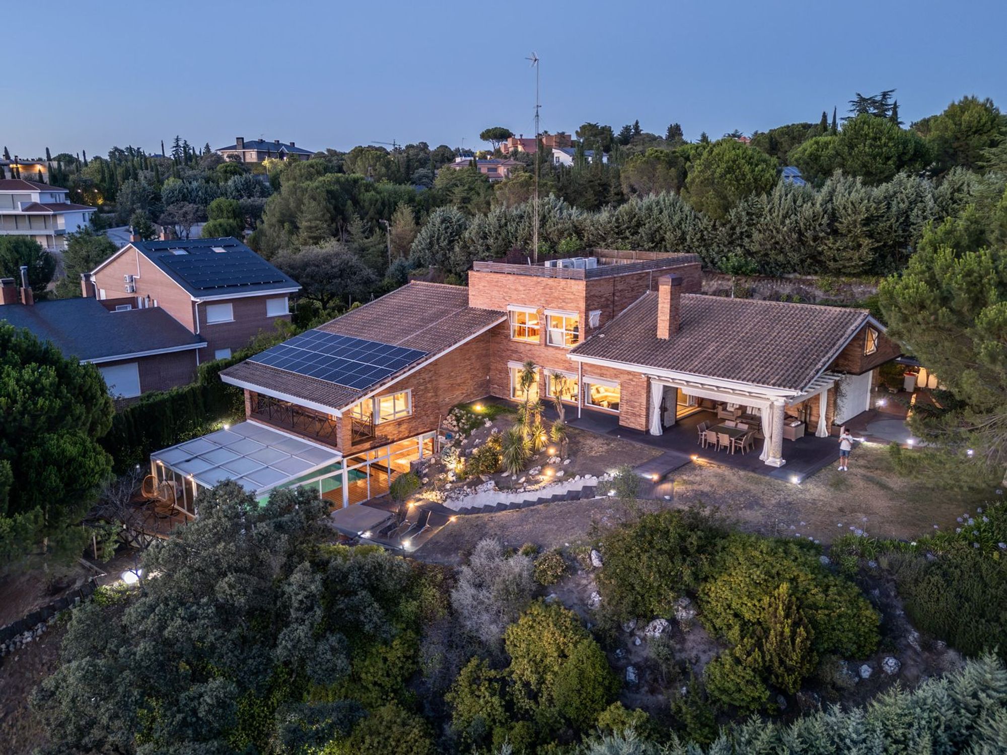 Chalet independiente de 711 m² con piscina en El Pinar-Punta Galea · Las Rozas - imagen 27