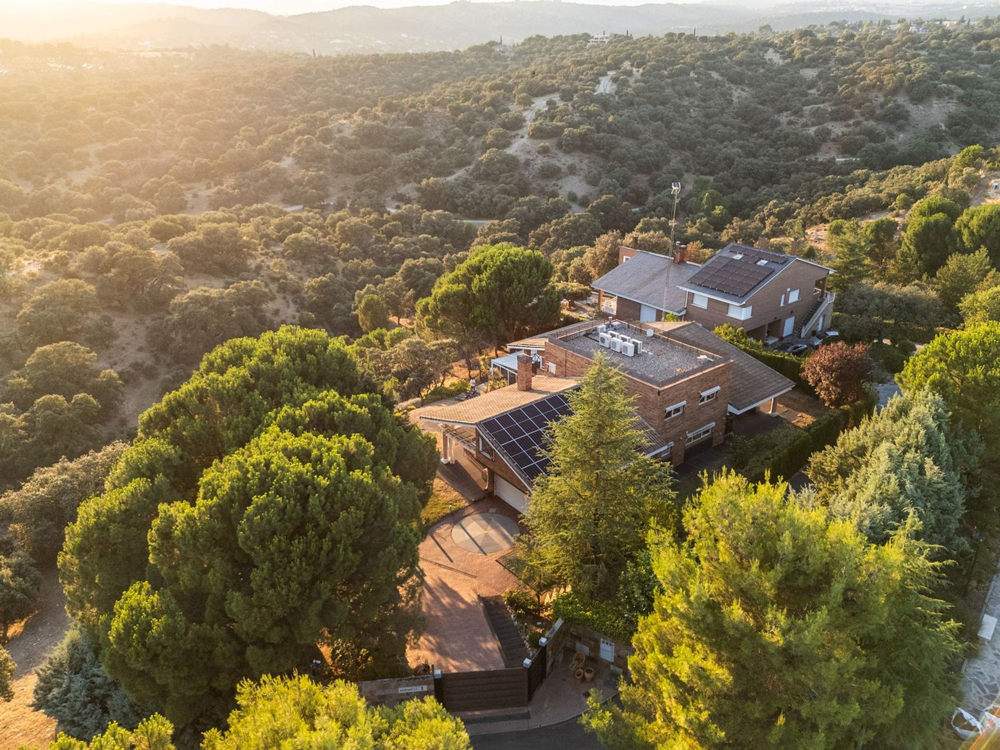 Chalet independiente de 711 m² con piscina en El Pinar-Punta Galea · Las Rozas - imagen 28