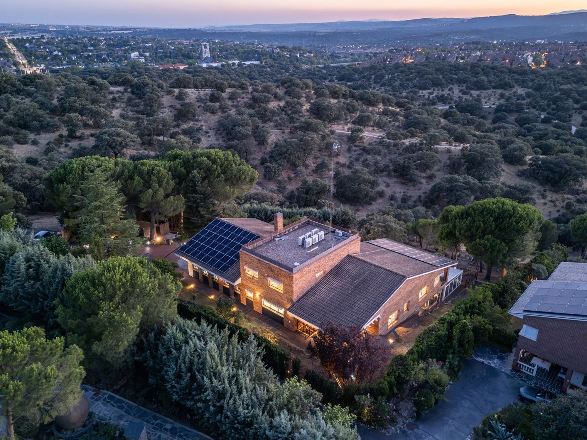 Chalet independiente de 711 m² con piscina en El Pinar-Punta Galea · Las Rozas - imagen 30