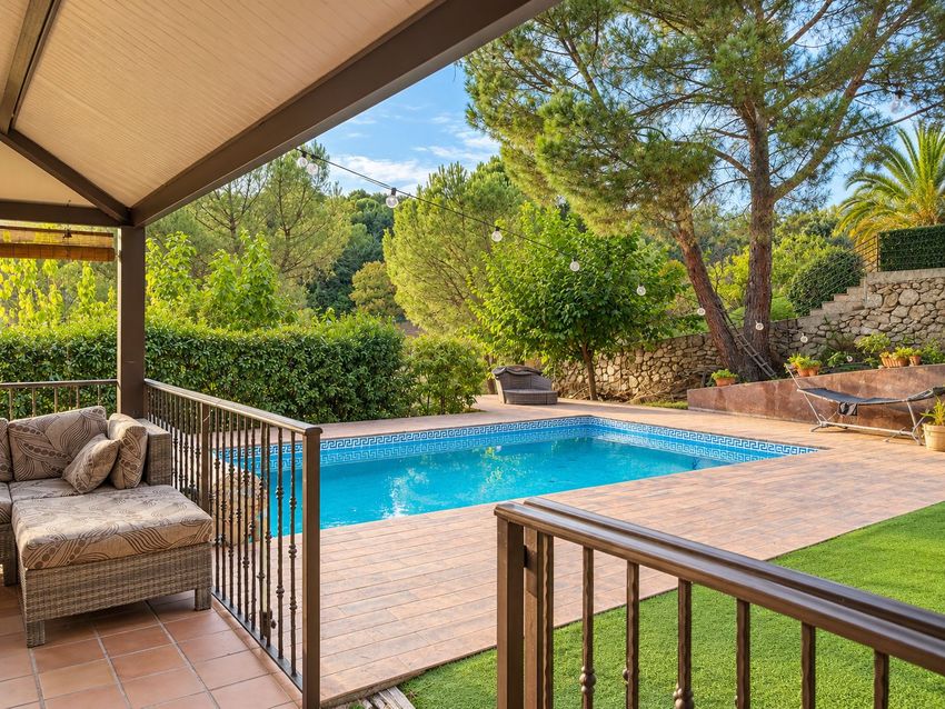 Los Peñascales — Chalet independiente de 430 m² con piscina y vistas en El Monte · Torrelodones - imagen 2