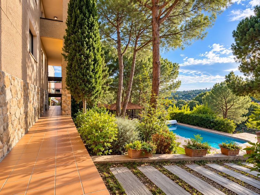 Los Peñascales — Chalet independiente de 430 m² con piscina y vistas en El Monte · Torrelodones - imagen 4