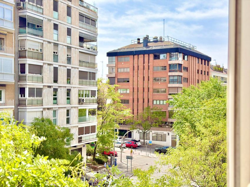 Paseo de la Habana — Piso exterior de 147 m² con 2 dormitorios en suite y orientación sur en El Viso · Chamartín - imagen 3